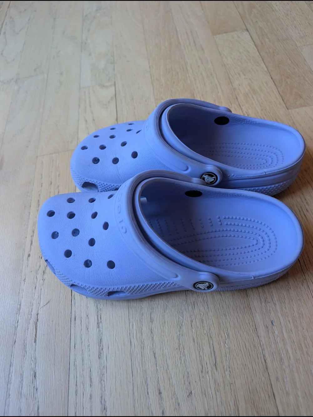 Crocs In Lavender Color Size 5 - Picture 3 of 4